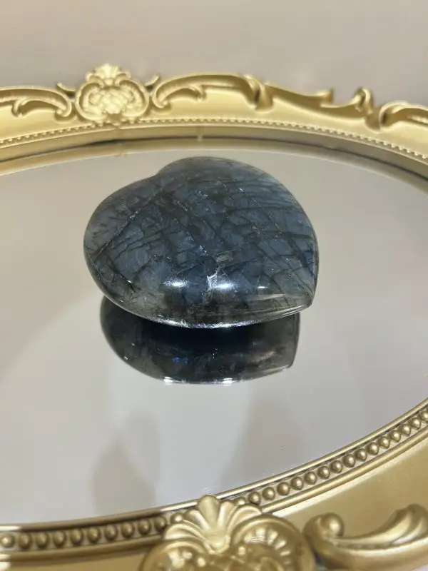 守護｜拉長石愛心